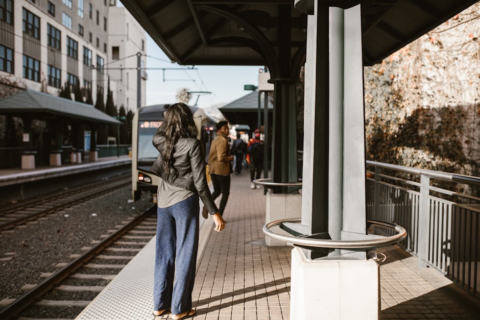 Latest: 'I love my son' - Eubank Sr's shock arrival at Benn fight